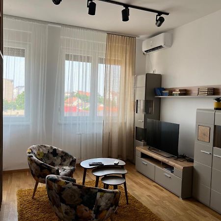 Apartment Charlie Private Parking Нови Сад Екстериор снимка