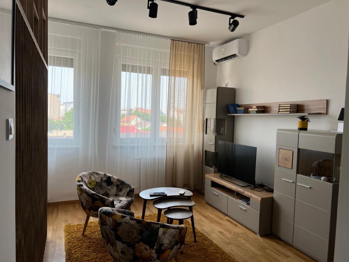 Apartment Charlie Private Parking Нови Сад Екстериор снимка