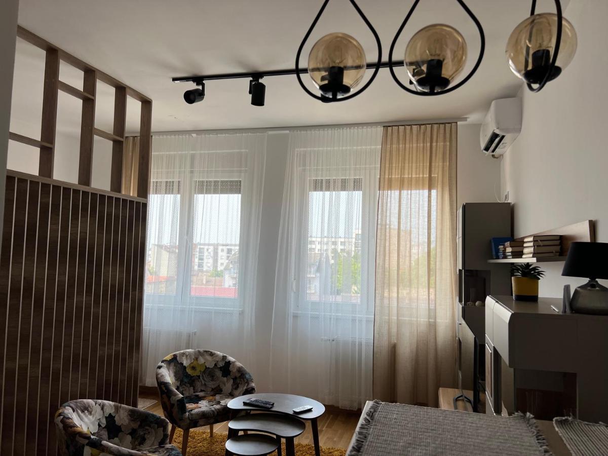 Apartment Charlie Private Parking Нови Сад Екстериор снимка